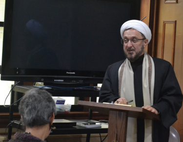 Imam Ibrahim Kazerooni del Centro Islámico de América en Dearborn