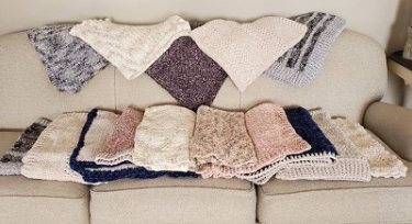 Kimberly Townsend donated 15 blankets to Gift of Life Michigan in honor of her father, Marty. 