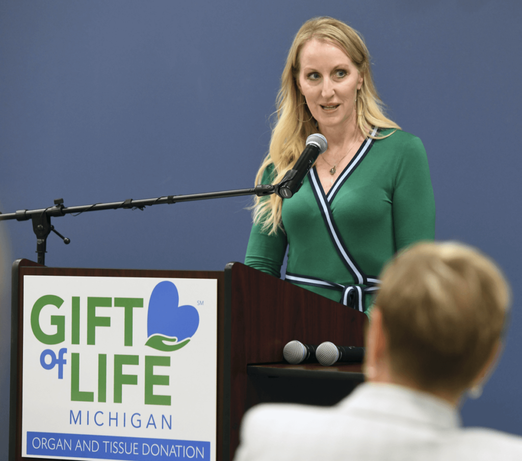 Rachel Kuntzsch speaks at the podium