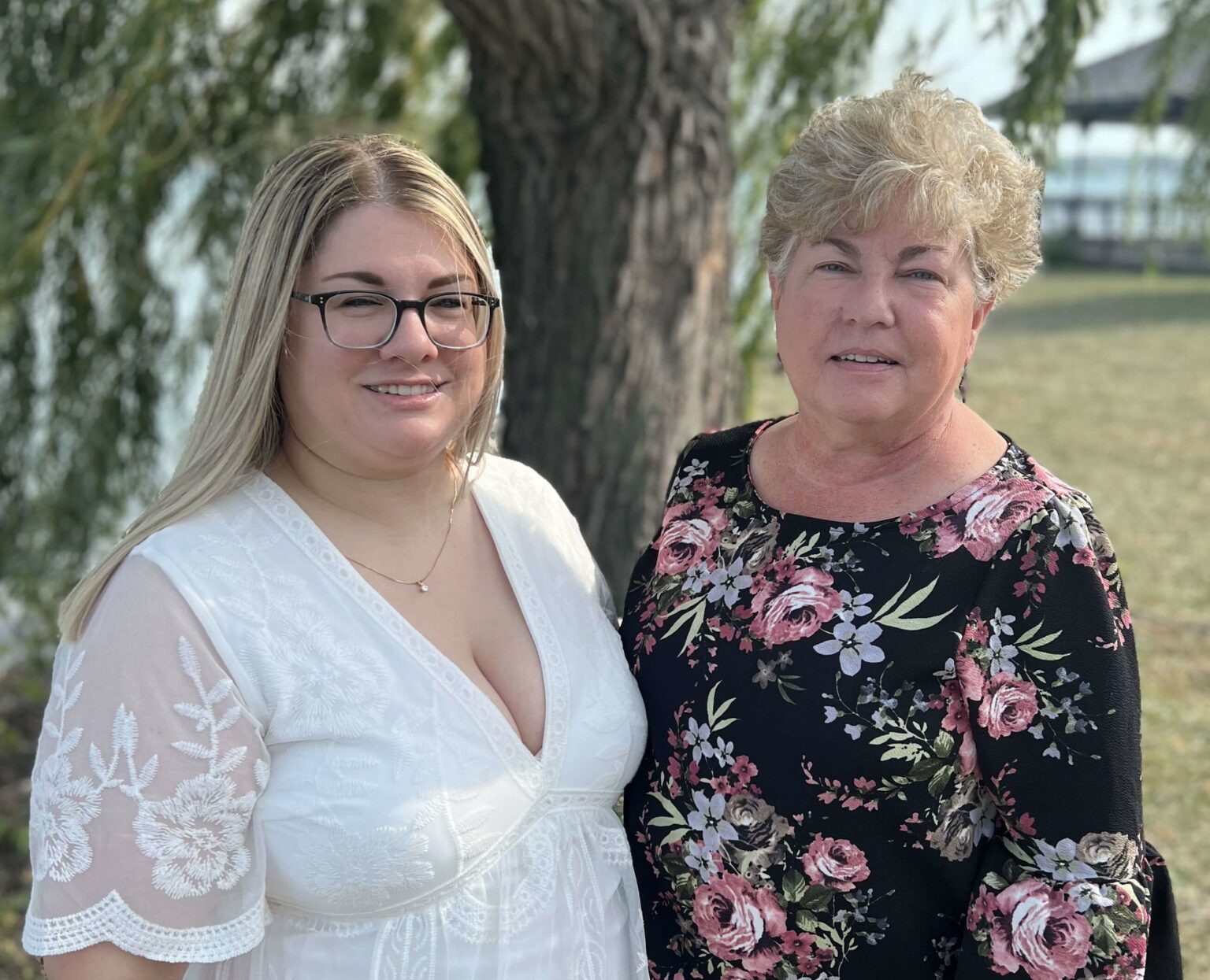 Anna Malnar with her mother, Patricia Laughlin. Patricia became an organ, eye and tissue donor after her passing.