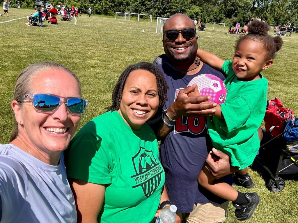 Steven Dye with his wife, child and Jaime, his living kidney donor.